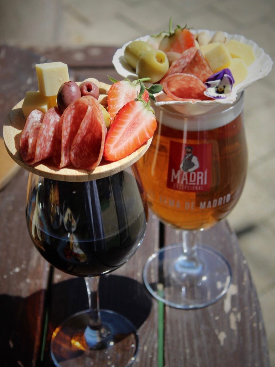 Food and drink at Nautico's